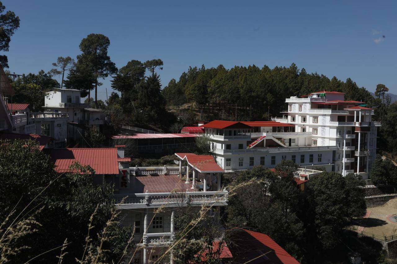 Tehri Club And Resort Chamba  Kültér fotó