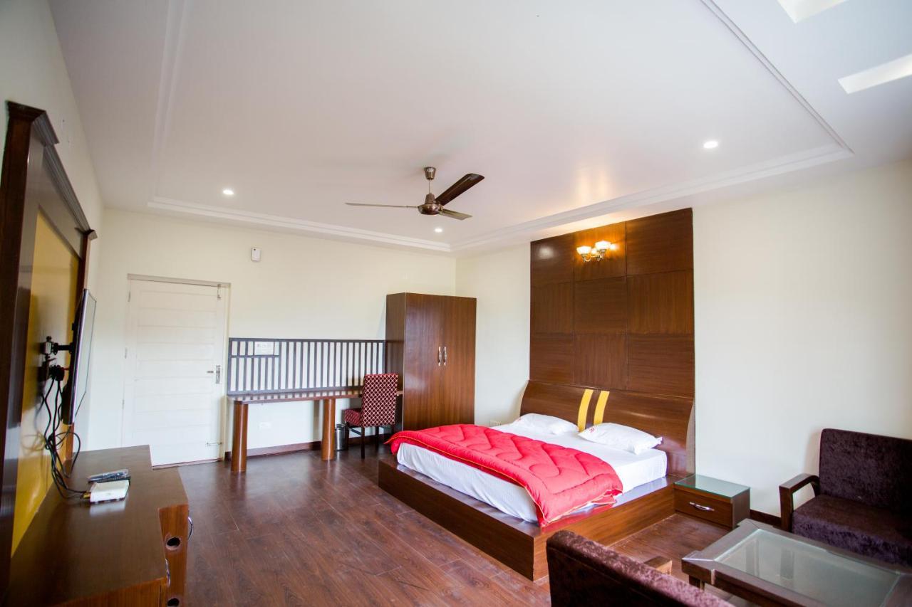 Tehri Club And Resort Chamba  Kültér fotó